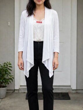 Elle white cardigan size XS
